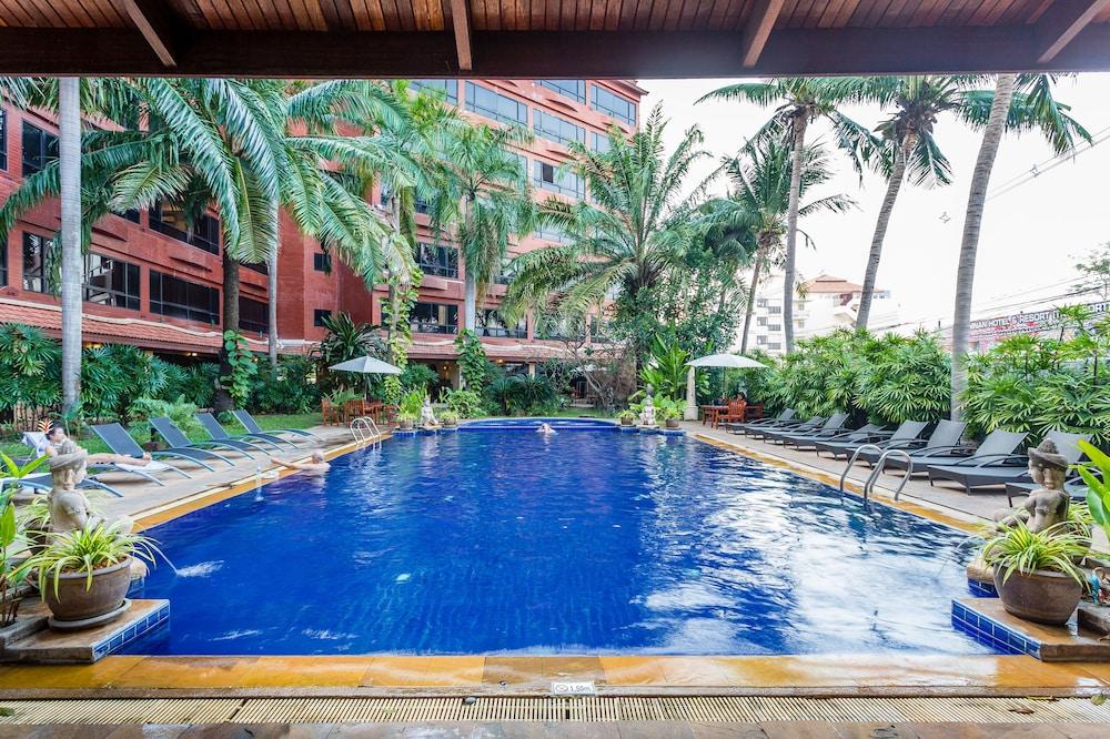 Nova Park Hotel Pattaya Esterno foto