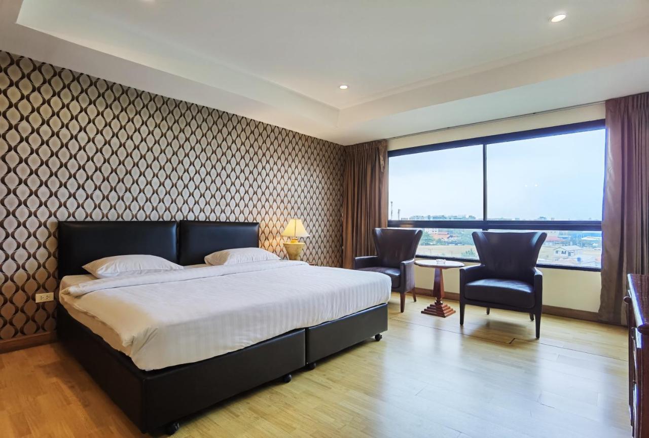 Nova Park Hotel Pattaya Esterno foto