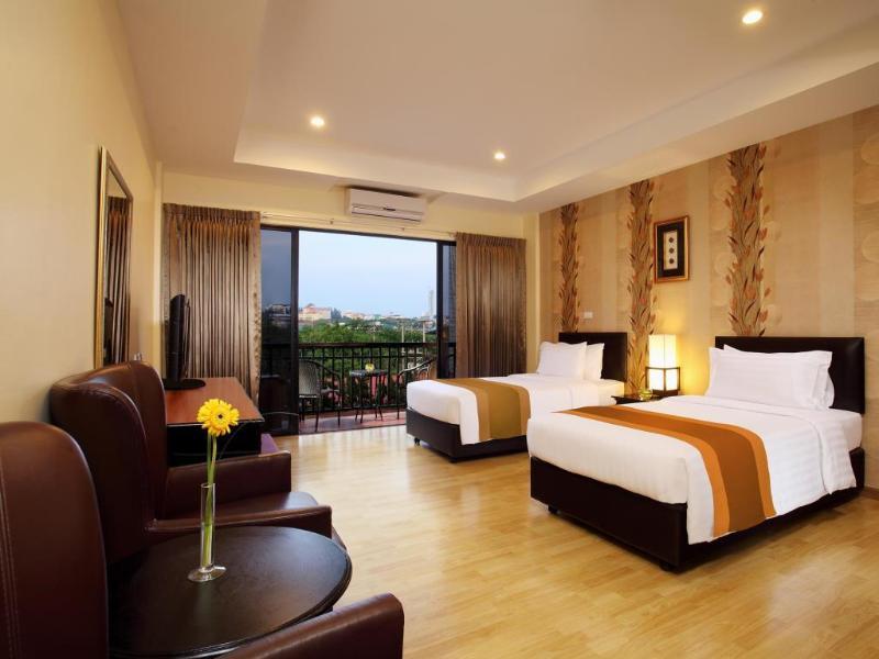 Nova Park Hotel Pattaya Esterno foto